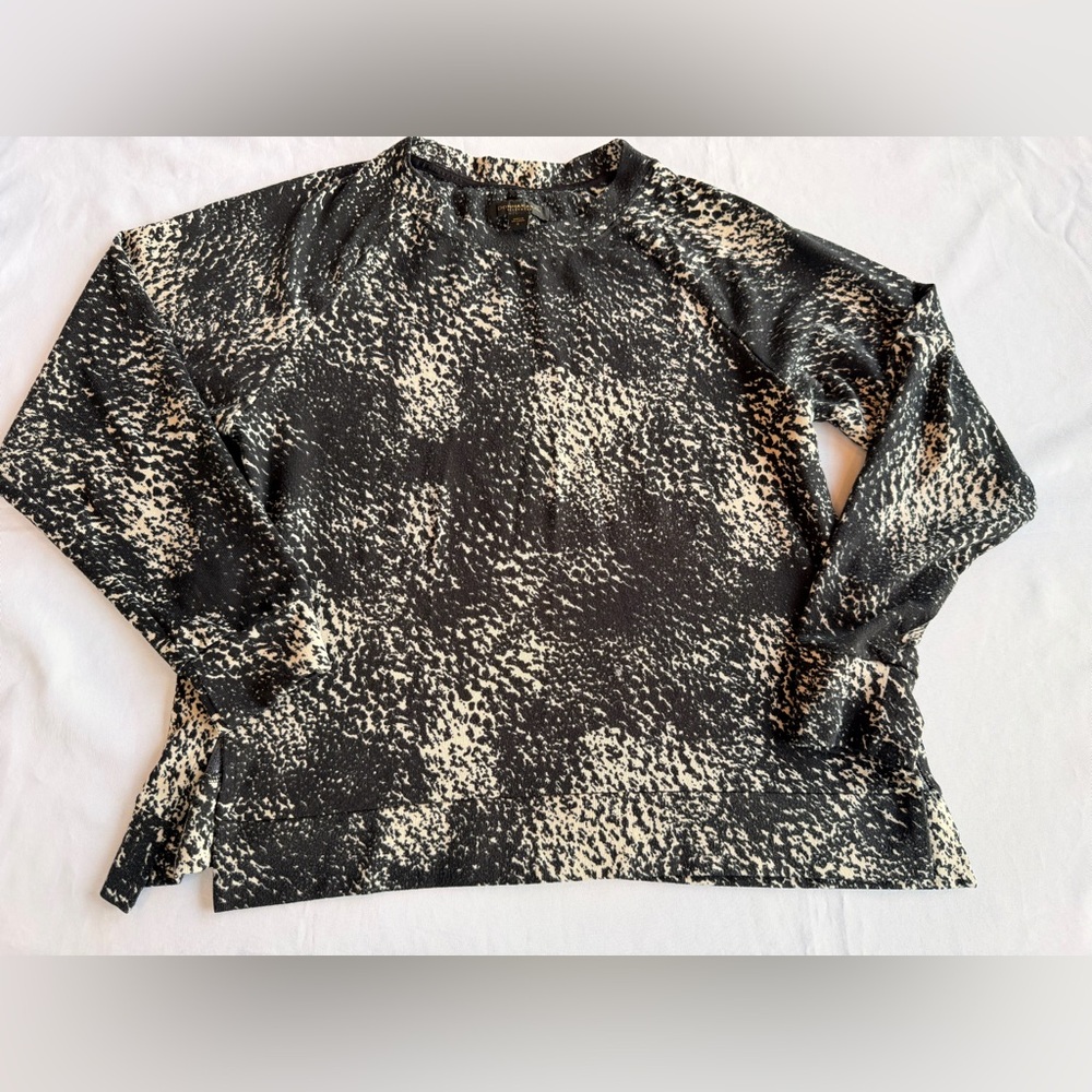 Donna Karan Sleepware Black and Cream Lounge Top Size Small